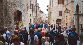 Odio verso i turisti: tutti i comportamenti da evitare per non infastidire i locali