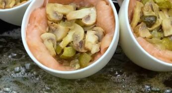 Petto di pollo cotto in una tazza: non lo hai mai mangiato così buono