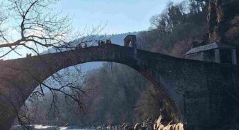 Mette i brividi solo a guardarlo: il Ponte del Diavolo a Bobbio, la leggenda che lo rende unico